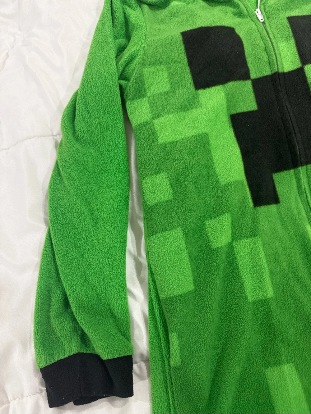 Minecraft Creeper Boys Onesie - Medium